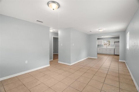 Casa en venta en Tampa, Florida, 3 dormitorios, 95.32 m2 № 1255253 - foto 2