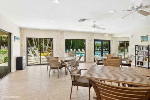 Condominio en venta en Jensen Beach, Florida, 2 dormitorios, 95.04 m2 № 705809 - foto 8