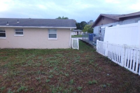 House in New Port Richey, Florida 3 bedrooms, 89.19 sq.m. № 1412772 - photo 7