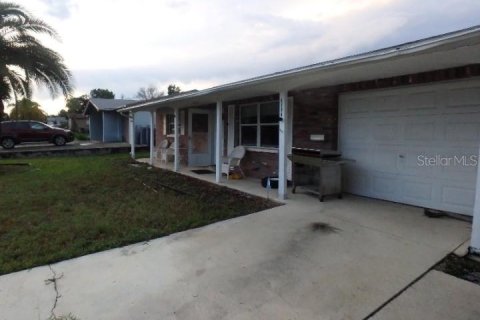 House in New Port Richey, Florida 3 bedrooms, 89.19 sq.m. № 1412772 - photo 3