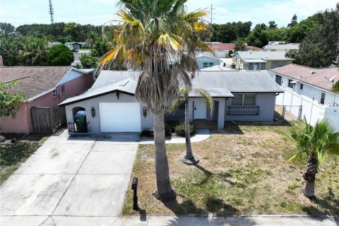 House in Holiday, Florida 2 bedrooms, 108.32 sq.m. № 1336855 - photo 11