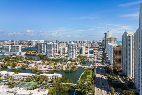 Condominio en venta en Sunny Isles Beach, Florida, 2 dormitorios, 142.14 m2 № 1098112 - foto 27