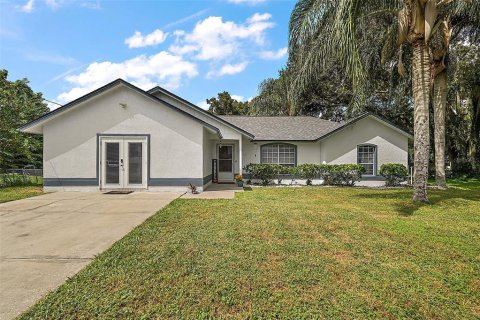 House in Lady Lake, Florida 3 bedrooms, 175.12 sq.m. № 1339956 - photo 1