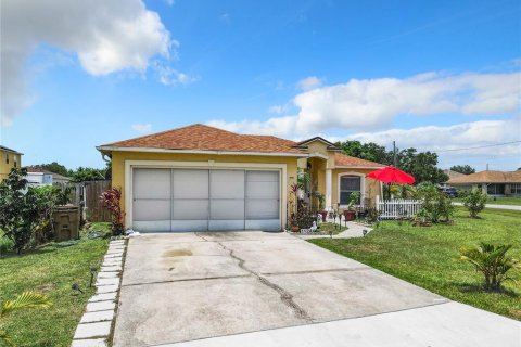 Villa ou maison à vendre à Kissimmee, Floride: 3 chambres, 131.36 m2 № 1246300 - photo 3