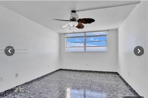 Condo in Miami Beach, Florida, 1 bedroom  № 1331583 - photo 9