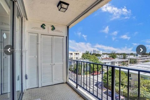 Copropriété à vendre à Miami Beach, Floride: 1 chambre, 73.76 m2 № 1331583 - photo 1