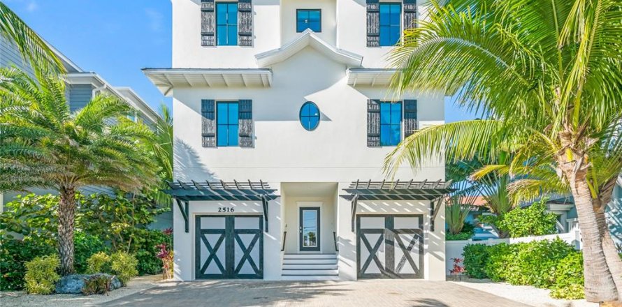 Villa ou maison à Bradenton Beach, Floride 10 chambres, 387.5 m2 № 1082087