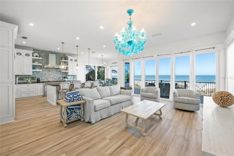 Casa en venta en Bradenton Beach, Florida, 10 dormitorios, 387.5 m2 № 1082087 - foto 13