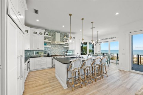 Villa ou maison à vendre à Bradenton Beach, Floride: 10 chambres, 387.5 m2 № 1082087 - photo 6