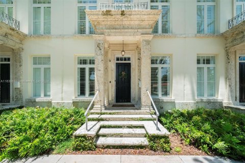 Adosado en venta en Coral Gables, Florida, 4 dormitorios, 323.76 m2 № 1291508 - foto 3