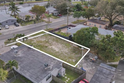 Купить земельный участок в Дания-Бич, Флорида № 975887 - фото 3