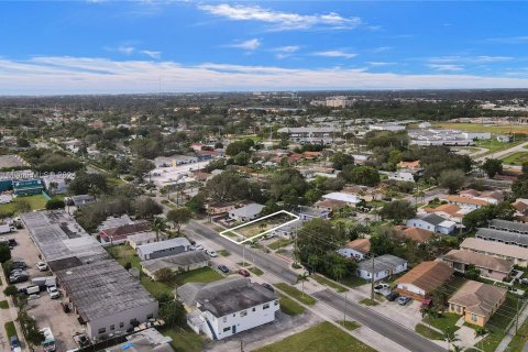Купить земельный участок в Дания-Бич, Флорида № 975887 - фото 10