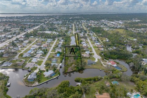 Terreno en venta en Englewood, Florida № 941929 - foto 1