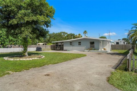 Casa en venta en Clearwater, Florida, 3 dormitorios, 90.3 m2 № 1346792 - foto 1