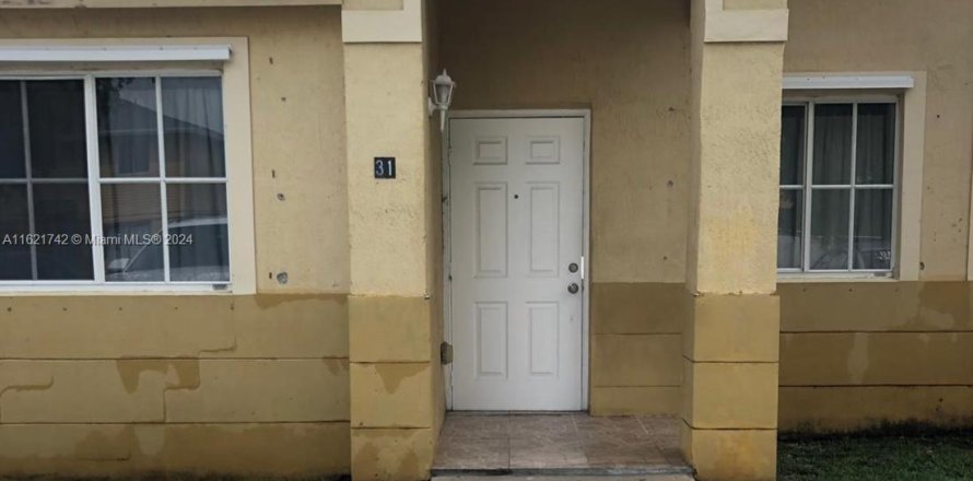 Townhouse in Homestead, Florida 2 bedrooms, 85.38 sq.m. № 1268745