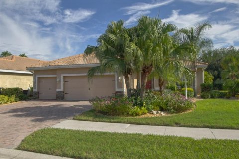 Villa ou maison à vendre à North Port, Floride: 4 chambres, 225.2 m2 № 1356262 - photo 2