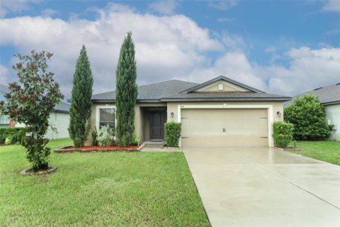 House in DeLand, Florida 3 bedrooms, 130.43 sq.m. № 1356189 - photo 1