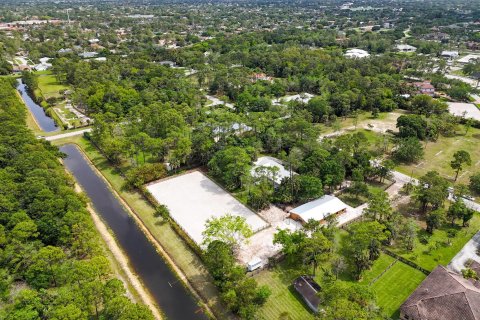 House in Wellington, Florida 4 bedrooms, 246.84 sq.m. № 914090 - photo 5