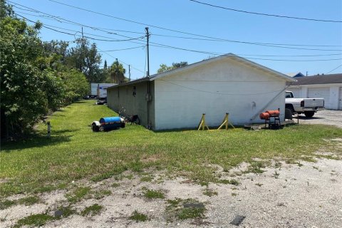 Commercial property in Hudson, Florida 789.67 sq.m. № 312754 - photo 18