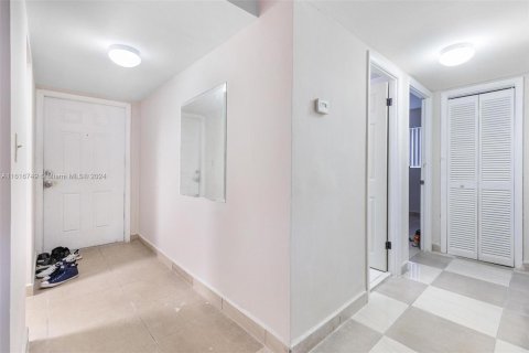 Купить кондоминиум в Майами, Флорида 2 спальни, 85.47м2, № 1238286 - фото 3