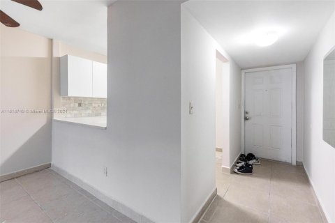 Copropriété à vendre à Miami, Floride: 2 chambres, 85.47 m2 № 1238286 - photo 2