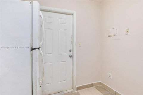 Condo in Miami, Florida, 2 bedrooms  № 1238286 - photo 10