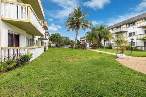 Condo in Miami, Florida, 2 bedrooms  № 1238286 - photo 25