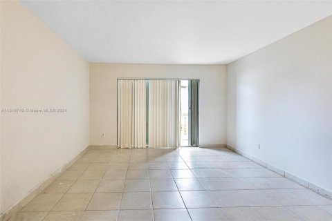 Copropriété à vendre à Miami, Floride: 2 chambres, 85.47 m2 № 1238286 - photo 4