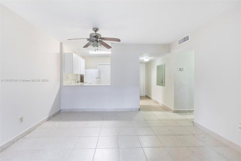 Copropriété à vendre à Miami, Floride: 2 chambres, 85.47 m2 № 1238286 - photo 1