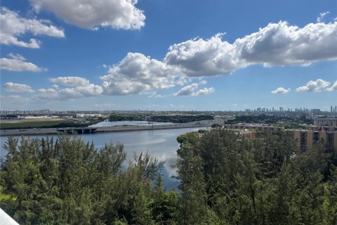 Copropriété à vendre à Miami, Floride: 2 chambres, 85.66 m2 № 1206848 - photo 4