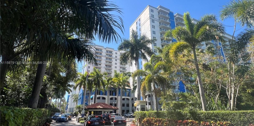 Condominio en Miami, Florida, 2 dormitorios  № 1206848