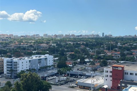 Condo in Miami, Florida, 2 bedrooms  № 1206848 - photo 3