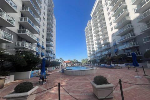 Copropriété à vendre à Miami, Floride: 2 chambres, 85.66 m2 № 1206848 - photo 21