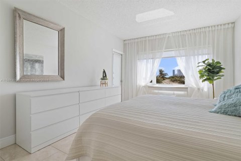 Condominio en venta en Hallandale Beach, Florida, 1 dormitorio, 68.47 m2 № 1206849 - foto 15