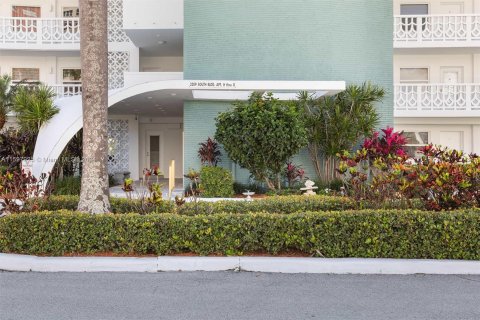 Condominio en venta en Hallandale Beach, Florida, 1 dormitorio, 68.47 m2 № 1206849 - foto 29