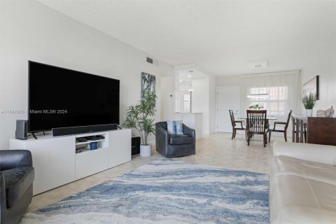 Condominio en venta en Hallandale Beach, Florida, 1 dormitorio, 68.47 m2 № 1206849 - foto 9