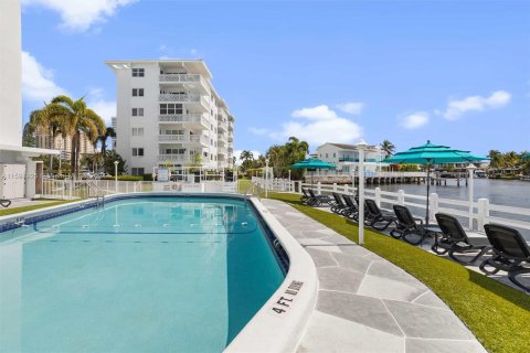Condominio en venta en Hallandale Beach, Florida, 1 dormitorio, 68.47 m2 № 1206849 - foto 26
