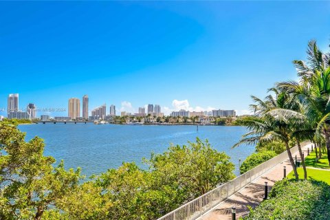 Condo in Aventura, Florida, 3 bedrooms  № 1332436 - photo 20