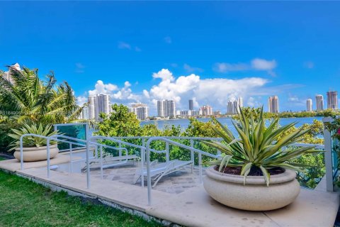 Condo in Aventura, Florida, 3 bedrooms  № 1332436 - photo 22