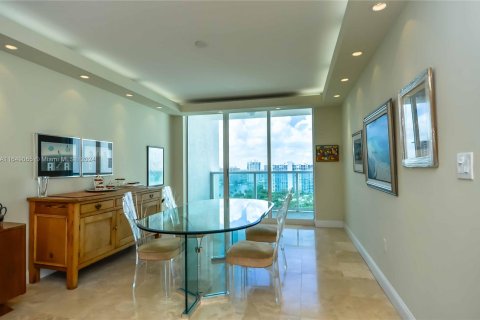 Condominio en venta en Aventura, Florida, 3 dormitorios, 277.22 m2 № 1332436 - foto 9