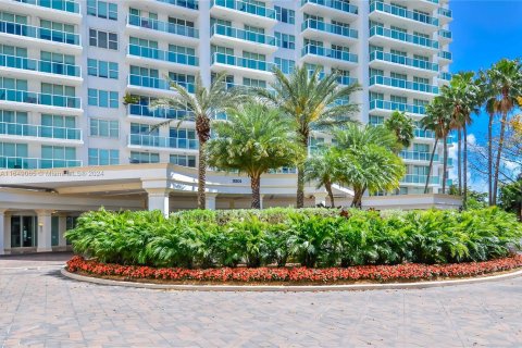 Condo in Aventura, Florida, 3 bedrooms  № 1332436 - photo 2