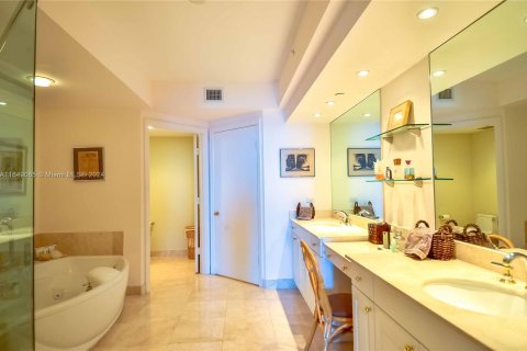 Condo in Aventura, Florida, 3 bedrooms  № 1332436 - photo 13