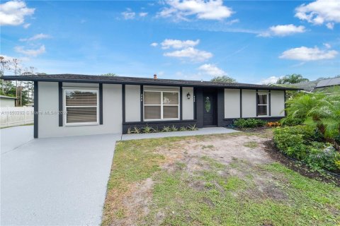 Casa en venta en Port St. Lucie, Florida, 3 dormitorios, 140.65 m2 № 1332344 - foto 4