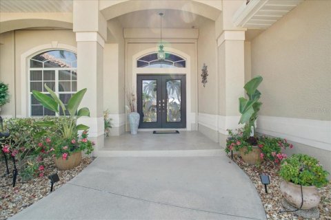 Villa ou maison à vendre à Punta Gorda, Floride: 3 chambres, 239.87 m2 № 1251174 - photo 4