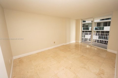 Condominio en venta en Miami Beach, Florida, 1 dormitorio, 69.68 m2 № 1234375 - foto 13