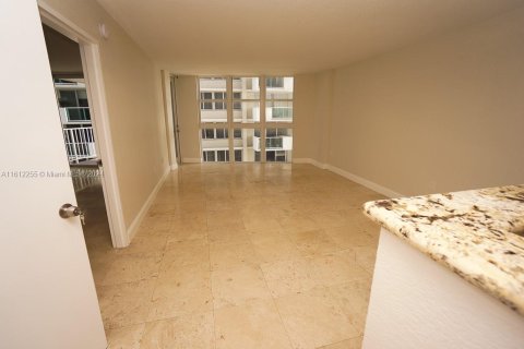 Condominio en venta en Miami Beach, Florida, 1 dormitorio, 69.68 m2 № 1234375 - foto 6