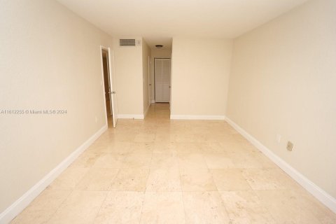 Condominio en venta en Miami Beach, Florida, 1 dormitorio, 69.68 m2 № 1234375 - foto 15