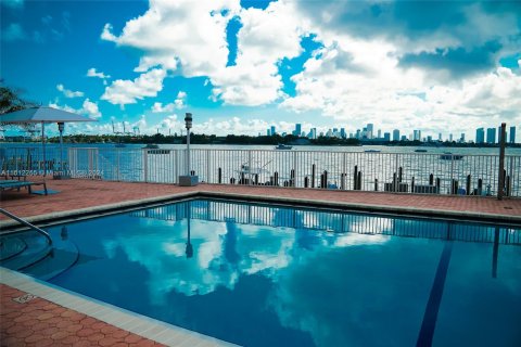 Condominio en venta en Miami Beach, Florida, 1 dormitorio, 69.68 m2 № 1234375 - foto 30