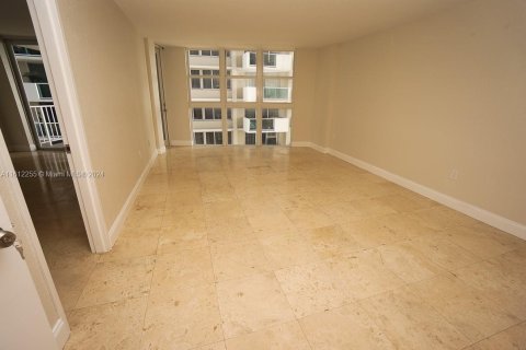 Condominio en venta en Miami Beach, Florida, 1 dormitorio, 69.68 m2 № 1234375 - foto 9