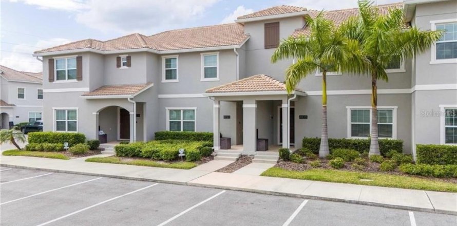 Townhouse in STOREY LAKE in Kissimmee, Florida 4 bedrooms, 177.81 sq.m. № 1307866